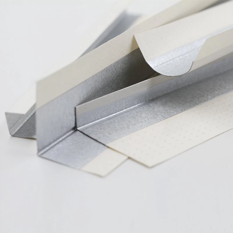 Papierowy metalowy metalowy koralik narożny